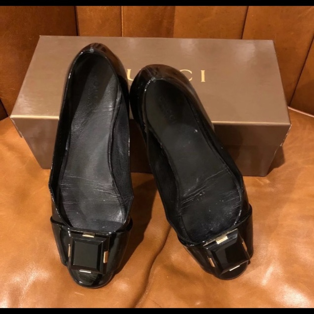 Gucci authentic flat shoes( with box)